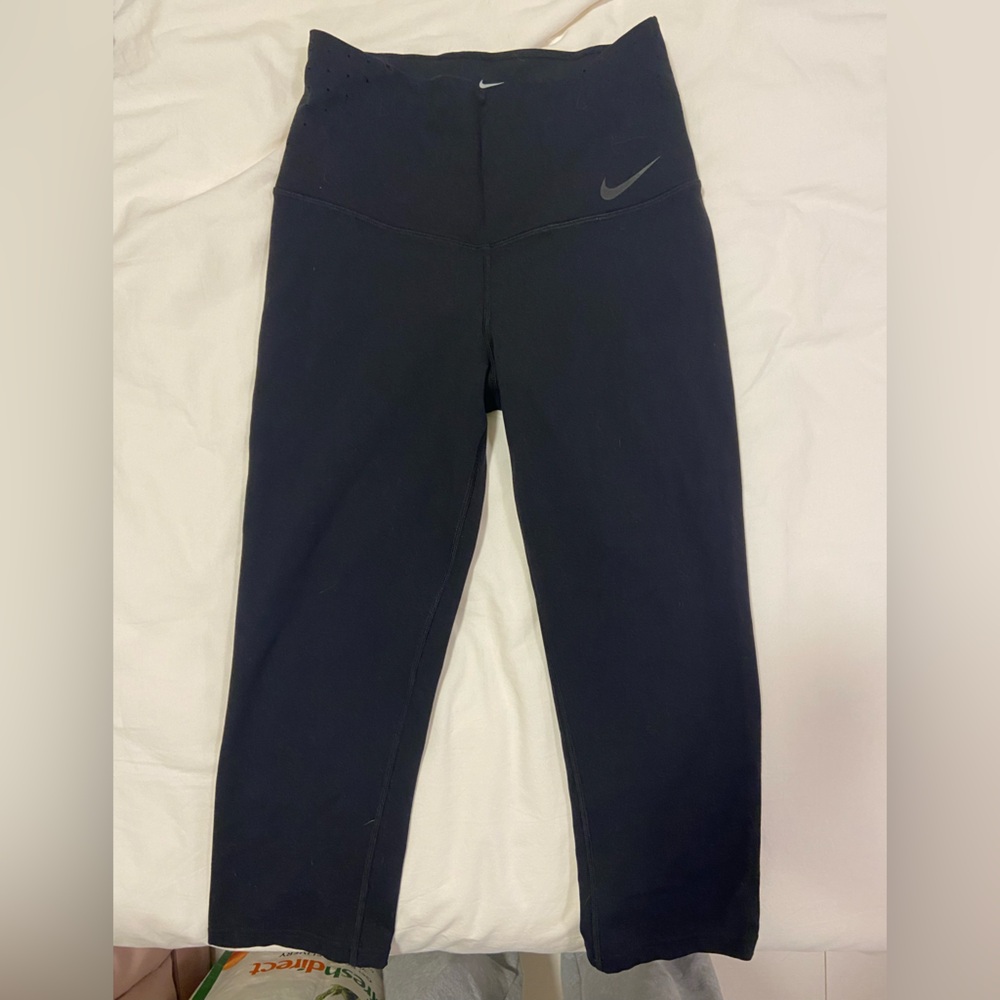 Nike black womens capris